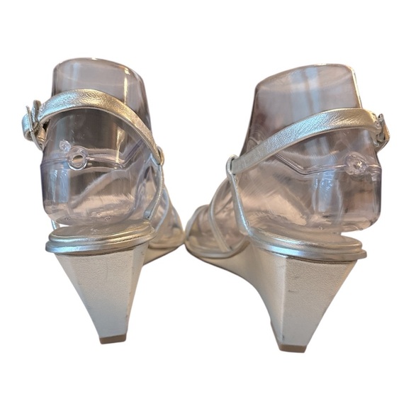 Caslon Silver Strappy Kitten Heel Sandals | Size 6 | Elegant Metallic Style - Picture 5 of 9